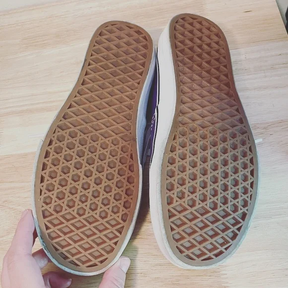 VANS — purple/white canvas shoes - Picture 2 of 3